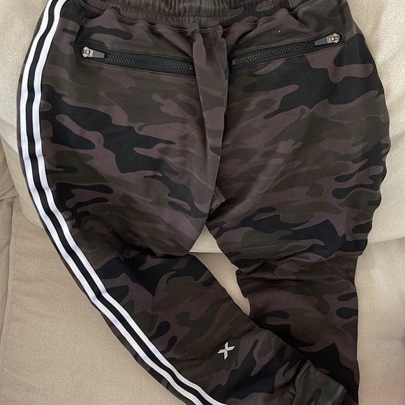 Fitletix camo joggers medium with zipper pockets - Picture 4 of 4